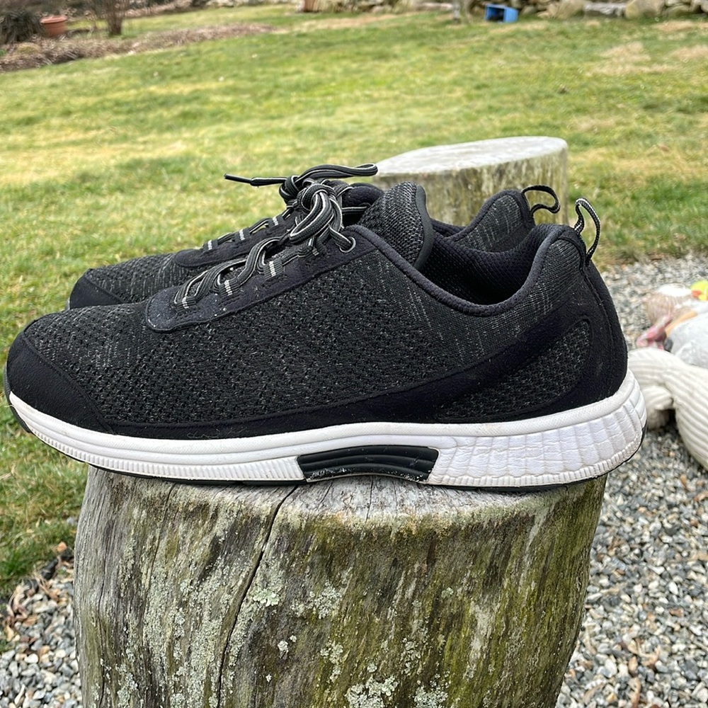 Orth Feet Sneakers